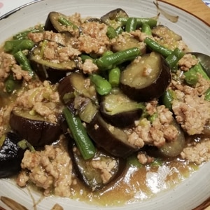 茄子とインゲンのそぼろ炒め煮